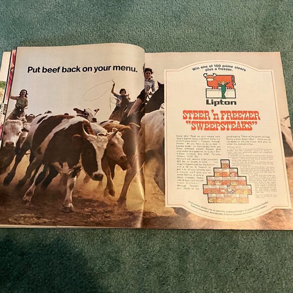 Vintage October 1973 Chatelaine Magazine in Great Shape! - Picture 4 of 6